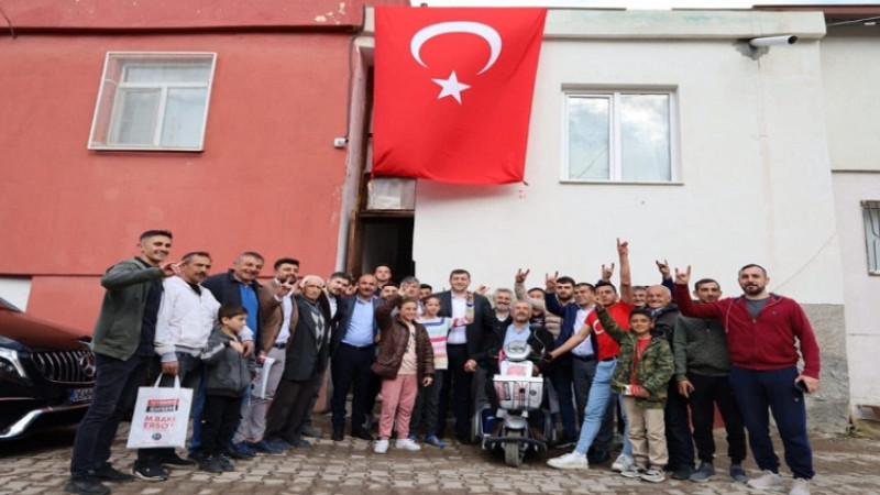 BAKİ ERSOY'UN BİR GÜNÜ
