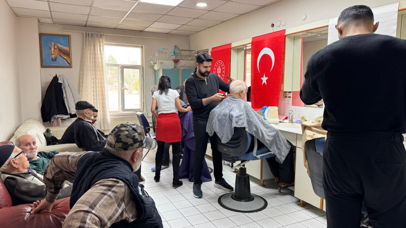 Kayseri Vakıflar Bölge Müdürlüğü, Bayram Öncesi Yaşlıları ziyaret etti