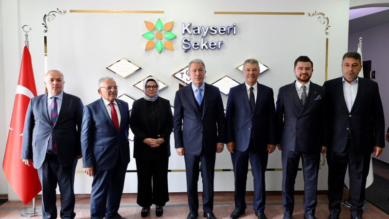 Kayseri Şeker  Başkanı Hüseyin Akay’a hayırlı olsun ziyaretinde bulundular.