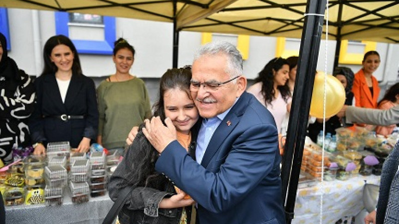 HAYIRSEVER BÜYÜKKILIÇ AİLESİNİN EĞİTİM MİRASINDA BAHAR ŞENLİĞİ VE KERMESİ