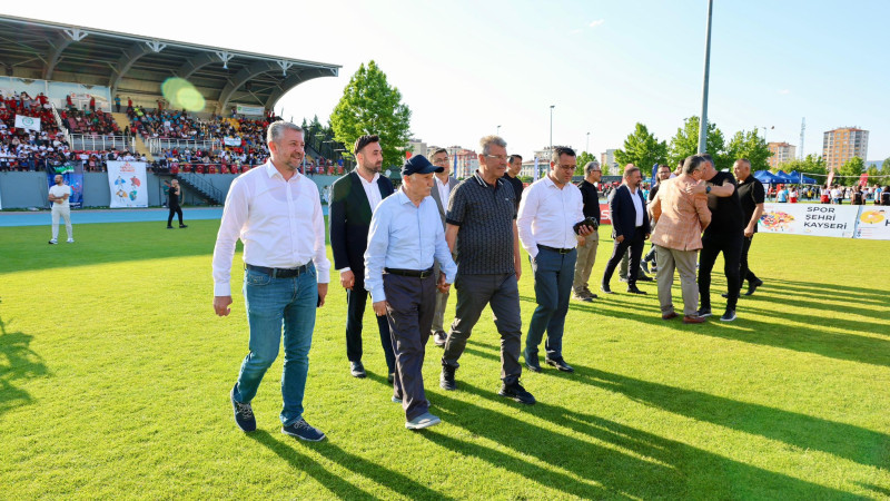 Kayseri Şeker olarak  Hüseyin Akay, GSB  Yaz Spor Okulları Açılış Töreni’ne katıldı