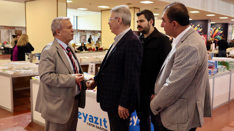 Kayseri Pancar Ekicileri Kooperatifi Yönetim Kurulu Başkanı Hüseyin Akay Kitap fuarını ziyaret etti