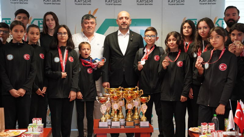 KTB ERVA sporcuları Başkan Bağlamış'ı ziyaret etti